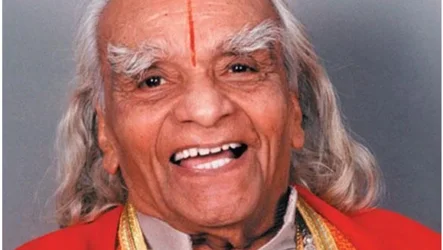 B. K. S. Iyengar: Človek, ki je telo spremenil v pot do zavesti