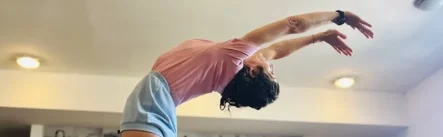 Iyengar joga delavnica z Chiaro Travisi: mojstrstvo zaklonov in notranjih usmeritev