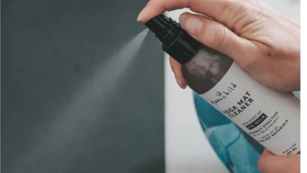 Kako poskrbeti za čisto in svežo joga blazino?