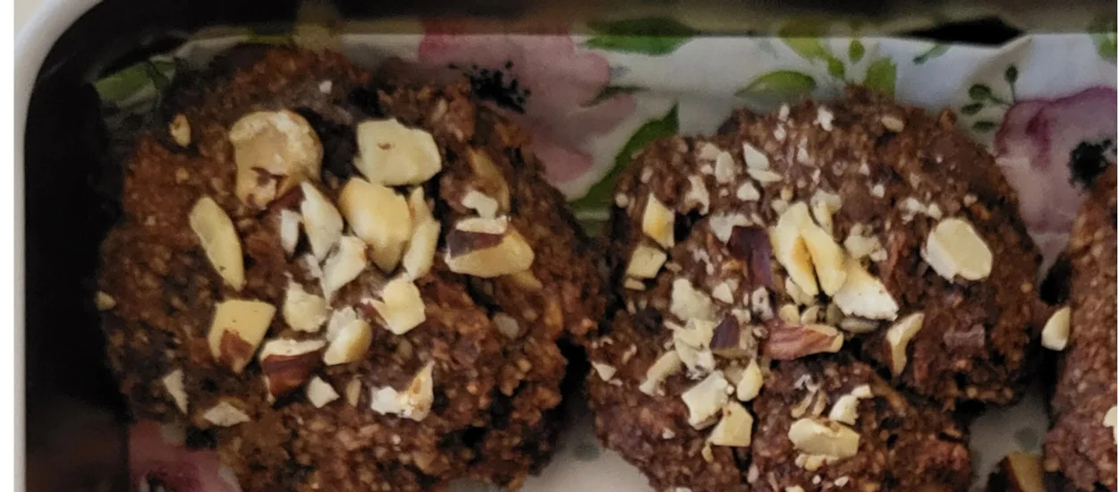 Hazelnut Cookies without Flour and Eggs