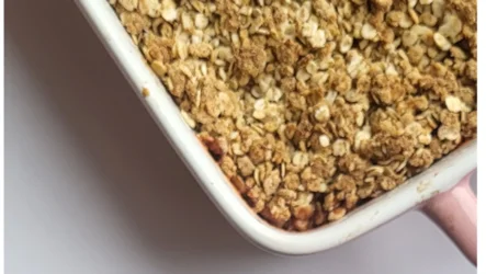 Slivov drobljenec s kardamomom