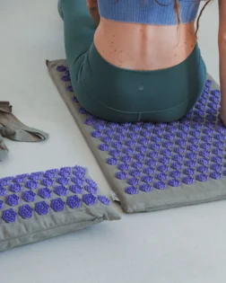 Tappetino agopressione in lino con cuscino, punti di pressione per sollievo del mal di schiena.