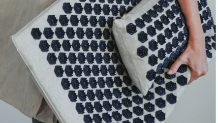 Zgodovina in izvor akupresurne blazine Shanti Pad