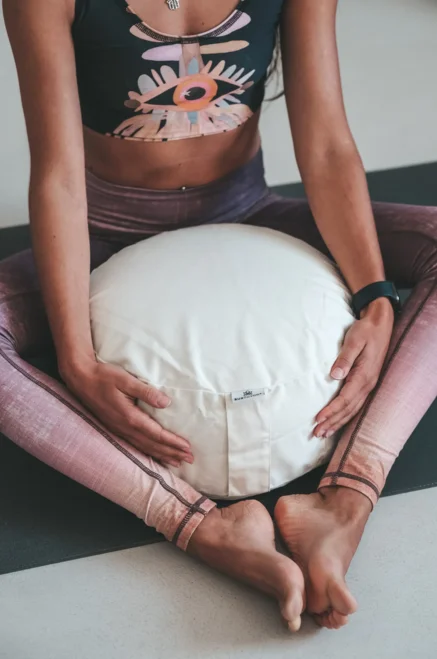Zafu, organski – blazina za meditiranje – bel