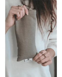 The eye pillow with linen and lavender filling helps with relaxation during yoga, helps with insomnia, headache and stress reduction.