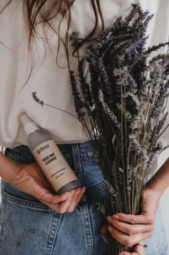 Sredstvo za čišćenje prostirki za jogu Lavanda - Floura 200ml
