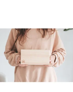 Drveni joga blok za čvrstu i preciznu potporu.