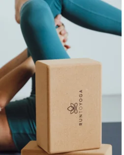 Großer Kork Yoga Block für extra Höhe und bequeme Stütze.