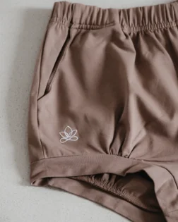 Iyengar shorts with pockets – Taupe