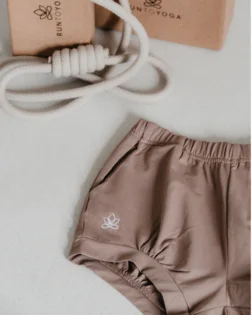 Iyengar shorts with pockets – Taupe
