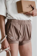 iyengar-shorts-with-pockets