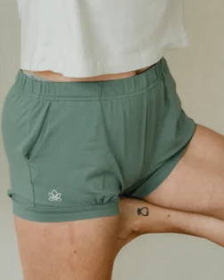 Iyengar shorts with pockets – Sage