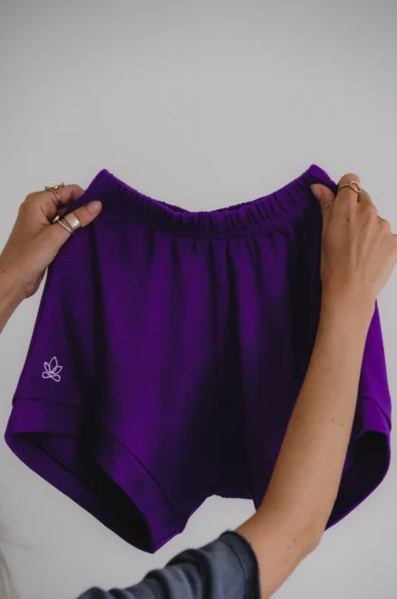 Iyengar-Shorts – Dunkelviolett