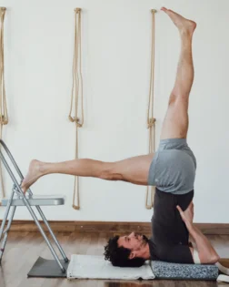 Iyengar kratke hlače – svjetlo sive