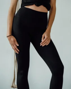Yuman Franz leggings a vita alta – nere