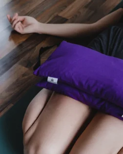 Yoga Sandsack, 5 kg, gefüllt, Violett