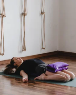 Yoga Sandsack, 5 kg, gefüllt, Violett